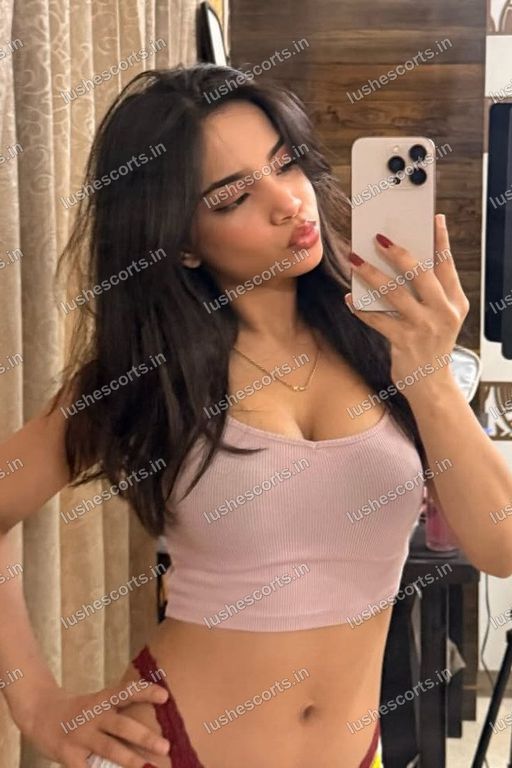 Komal, 28, call girl in Electronic City, Bangalore